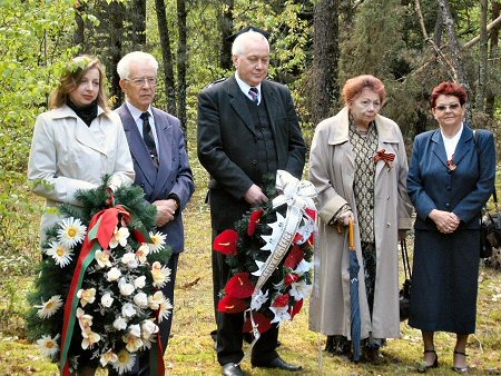 Nabożeństwo żałobne w lesie k. Ryboł