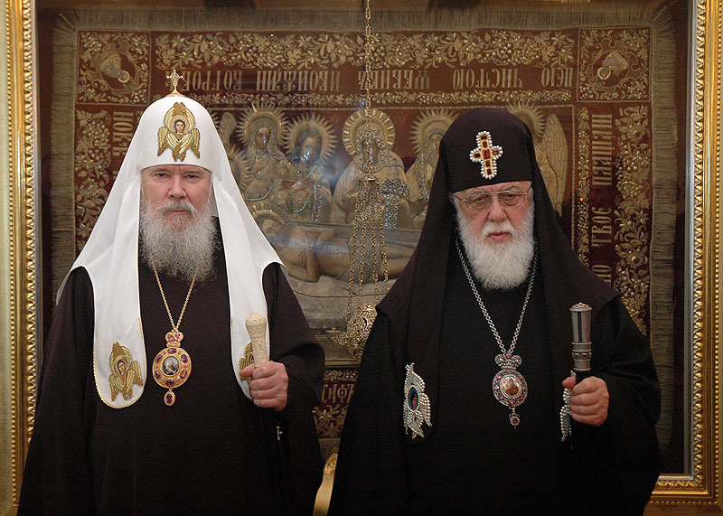 Patriarchowie Eliasz II i Aleksy II wezwali do zaprzestania działań wojennych
