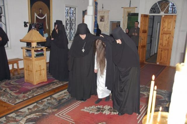 Postrzyżyny małej schimy w monasterze w Wojnowie
