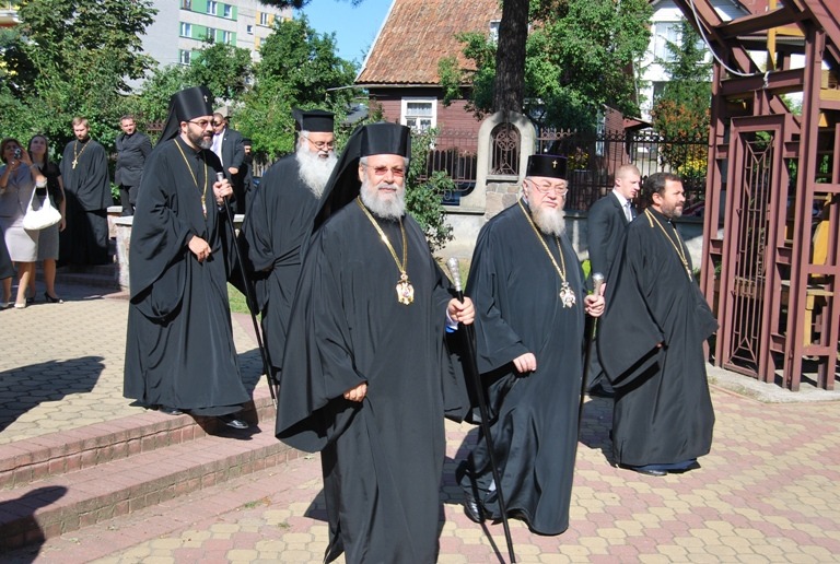 Abp Chryzostom w cerkwi św. Ducha i Radiu Orthodoxia