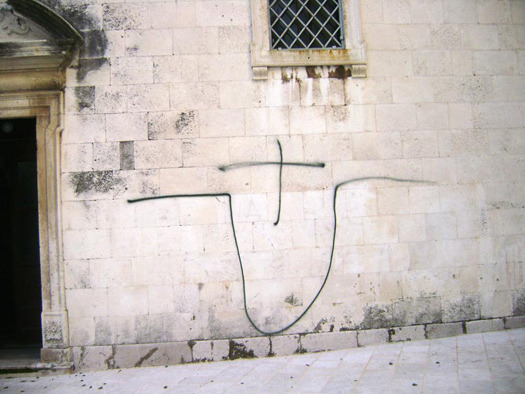 Antyserbskie graffiti ponownie na cerkwi w Zadarze