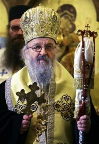 Kosowo: zawieszono biskupa