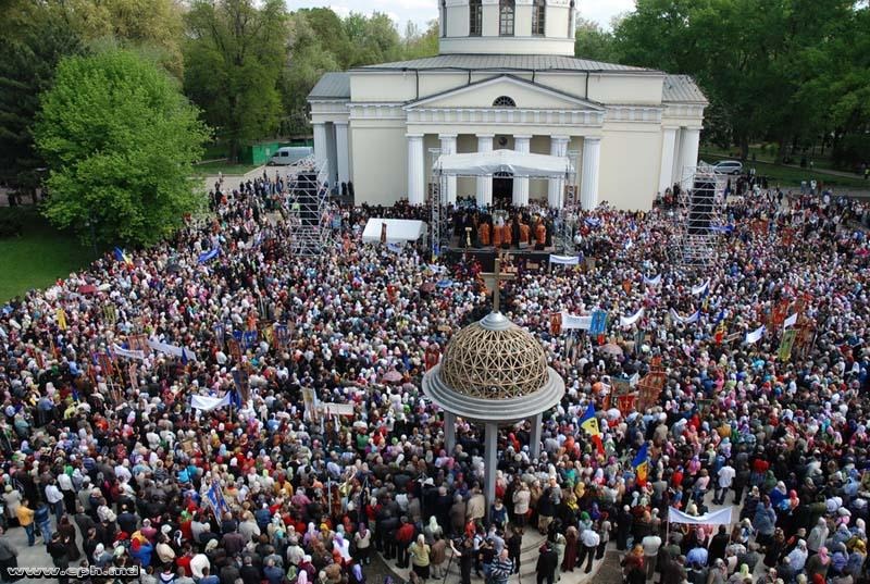 Mołdawia: demonstracja za wprowadzeniem religii do szkół