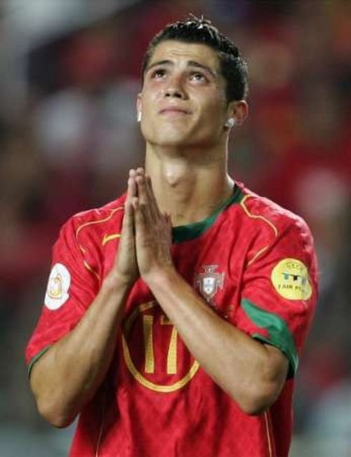 FIFA zabrania manifestacji religijnych