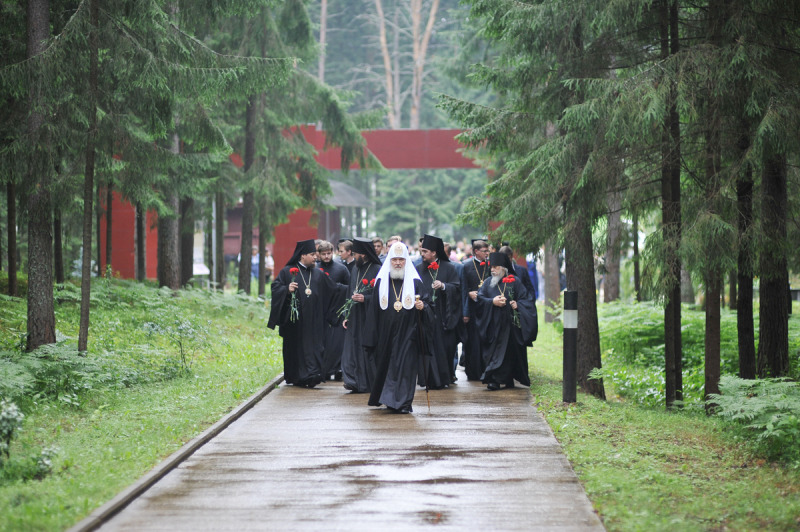Patriarcha Cyryl poświęcił cerkiew w Katyniu