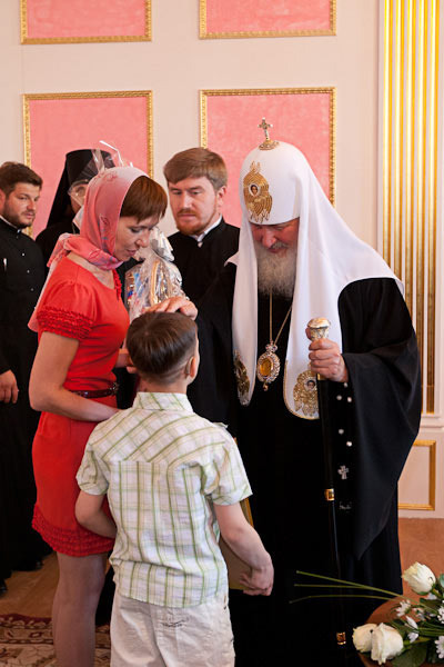 Patriarcha Cyryl pomaga dzieciom w Kazachstanie