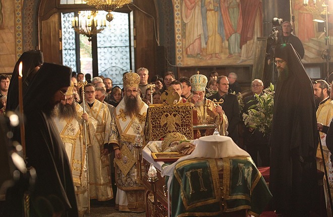 Tysiące ludzi żegnają patriarchę Maksyma