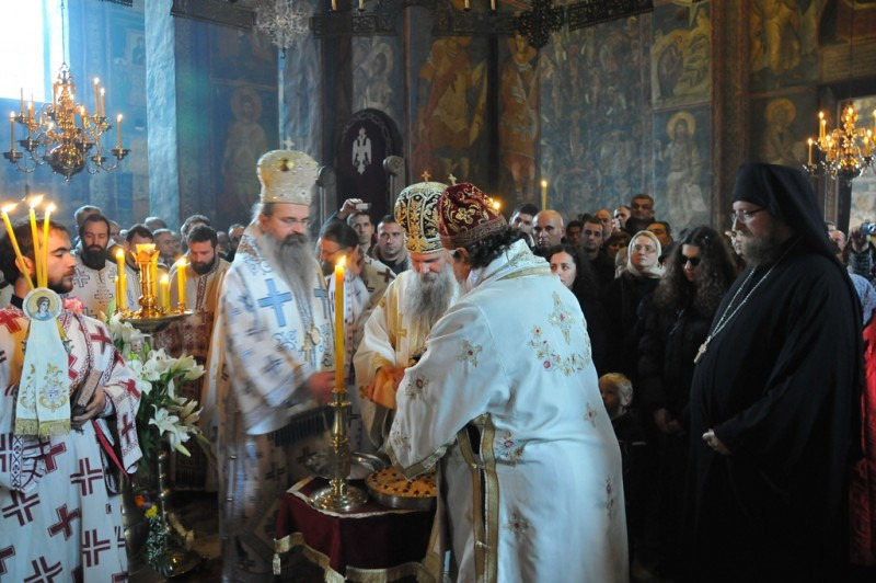 Prawosławni Serbowie i Albańczycy razem świętowali w monasterze Visoki Dečani