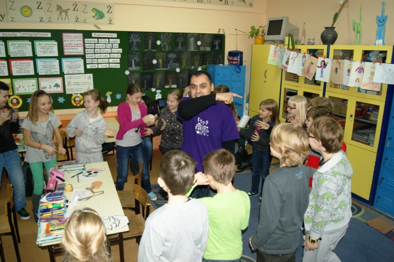 Wolontariusze ELEOS w SP nr 6 w Białymstoku