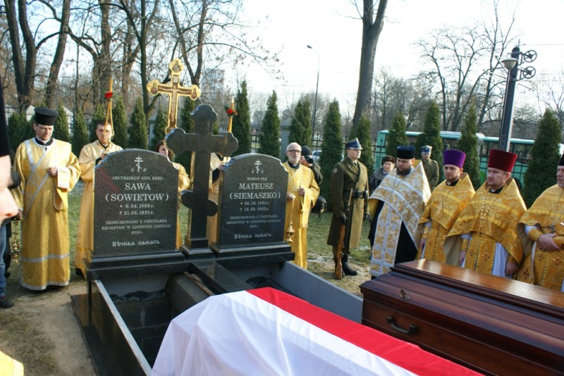 Warszawa: złożenie do grobów szczątków prawosławnych hierarchów