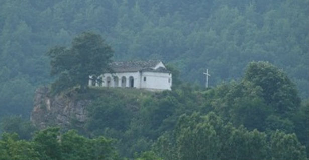 Serbia: zdemolowano monaster pw. Zaśnięcia Przenajświętszej Bogurodzicy