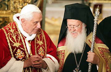Watykan: Papież Benedykt XVI abdykuje