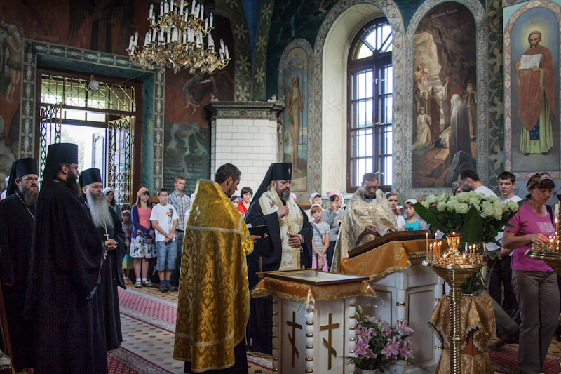 Wystawa fotografii z życia monasteru św. Onufrego w Jabłecznej