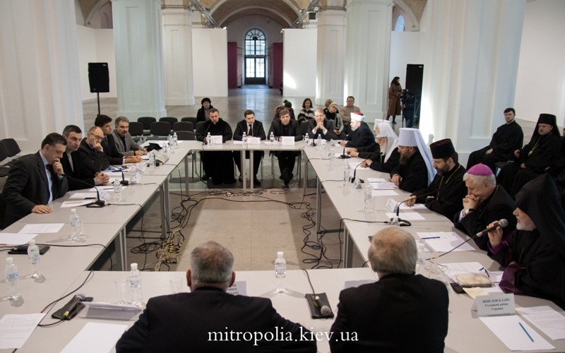 Ukraina: Rada Kościołów i Religii spotkała się z opozycją