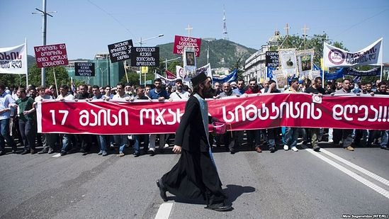 Gruzja: protest Cerkwi przeciwko ustawie „anty-dyskryminacyjnej”