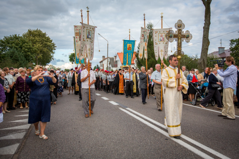 Tysiące mieszkańców Bielska Podlaskiego powitały relikwie
