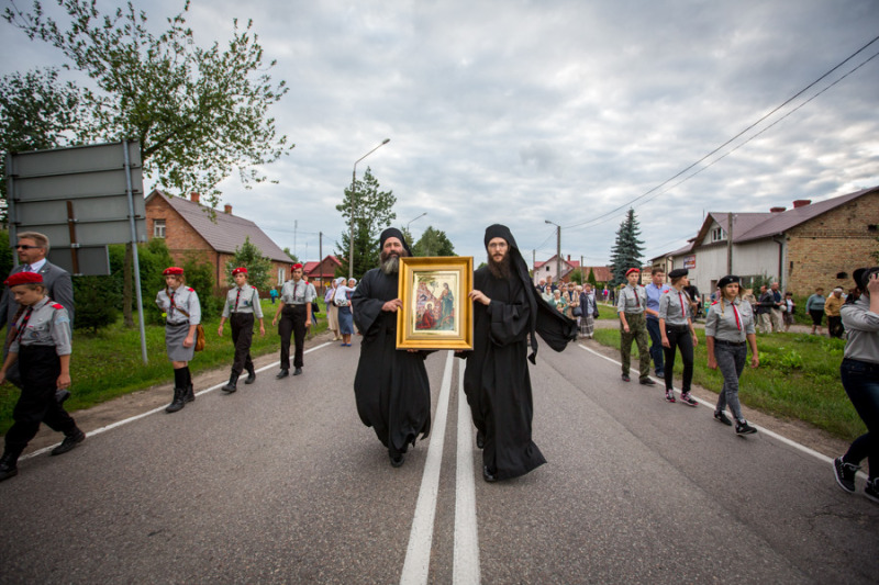 Tysiące mieszkańców Bielska Podlaskiego powitały relikwie