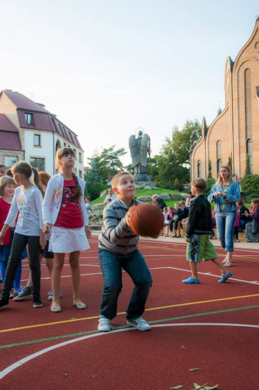 Molebien z okazji nowego roku szkolnego na Antoniuku