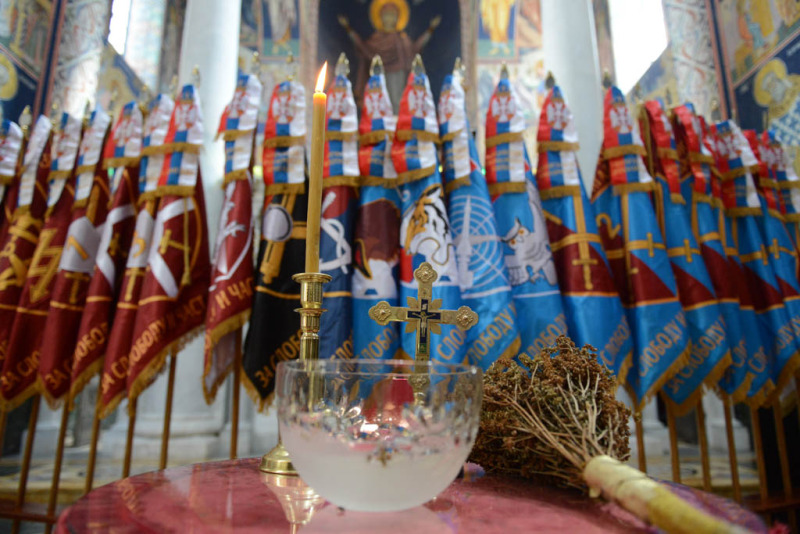 Pierwsze od 85 lat poświęcenie chorągwi serbskiej armii