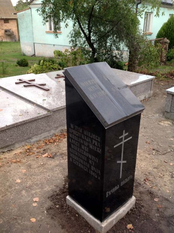 Odrestaurowanie zbiorowej mogiły w Wierzchowinach