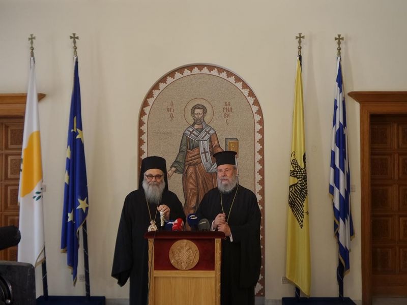 Od lewej: patriarcha antiocheński Jan i arcybiskup cypryjski Chryzostom