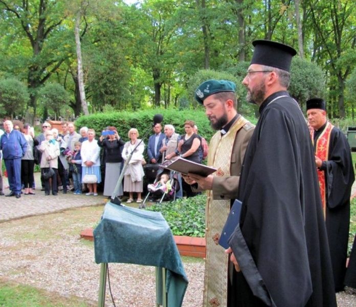Poświęcenie krzyża