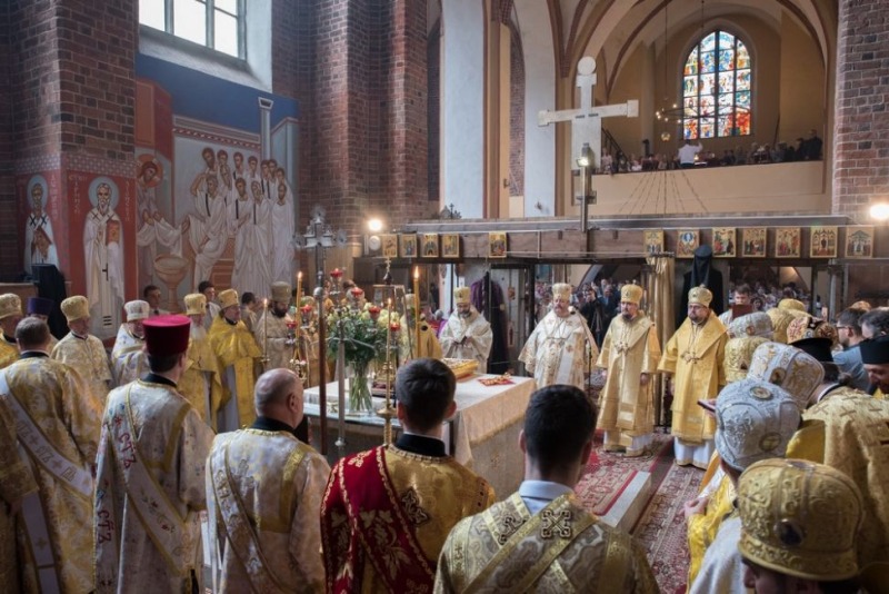 Ingres władyki Jerzego do katedry wrocławskiej.