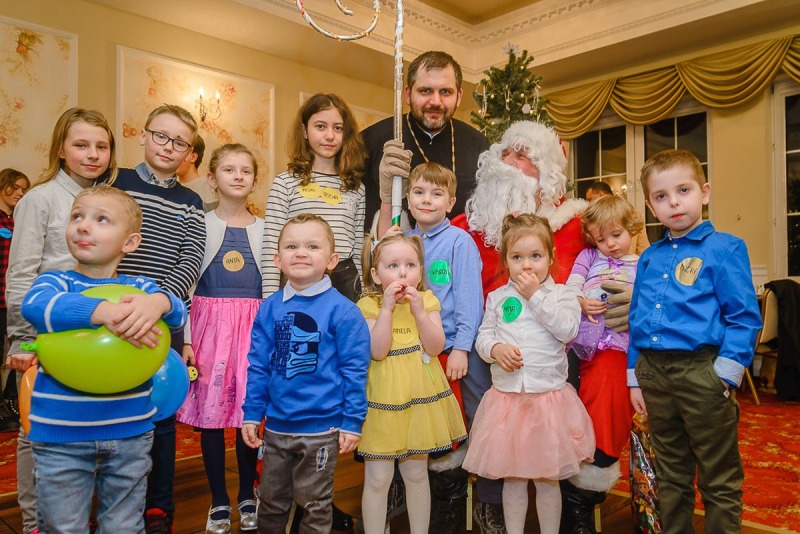 Choinka w białostockiej parafii Wszystkich Świętych 