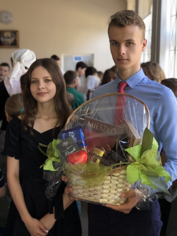Liturgiczne zakończenie roku szkolnego w brackiej szkole i wręczenie Orderów Świętych Braci Sołuńskich