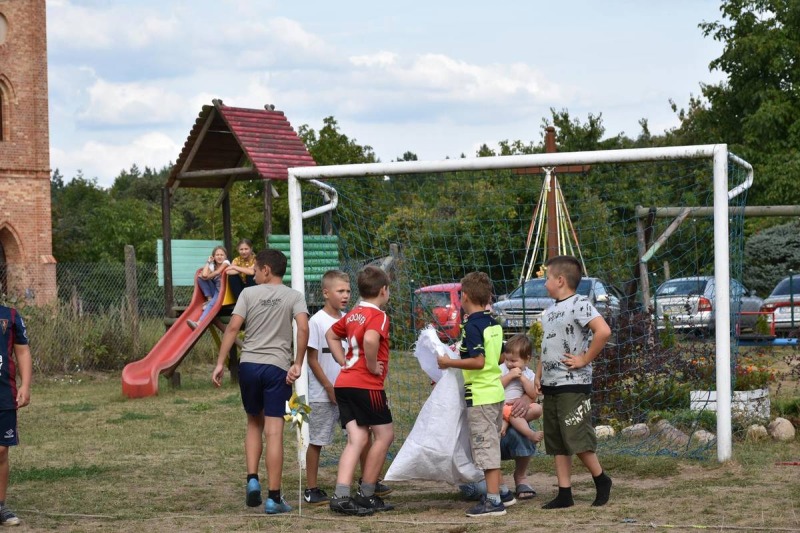 Piknik parafialny w Dolicach