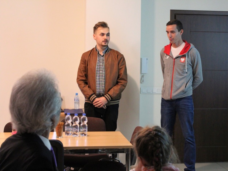 Patryk Dobek na spotkaniu z młodzieżą we Wrocławiu