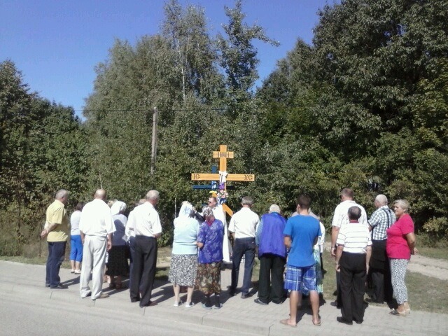 Poświęcenie krzyża wotywnego w Tymiance