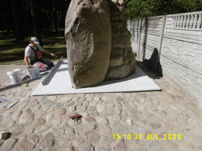 Pomnik na Dojlidach