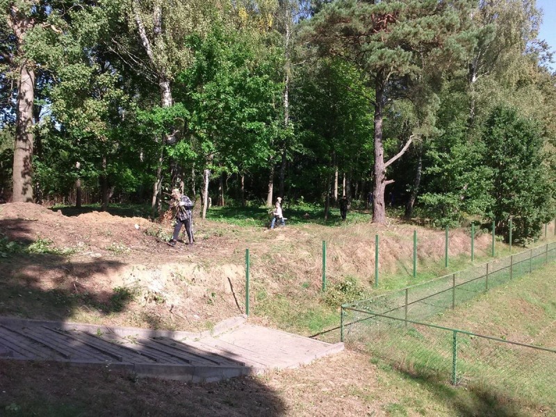 Porządkowanie cmentarza w Szudziałowie