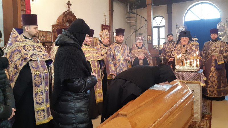 Uroczystości pogrzebowe mniszki Paraskiewy