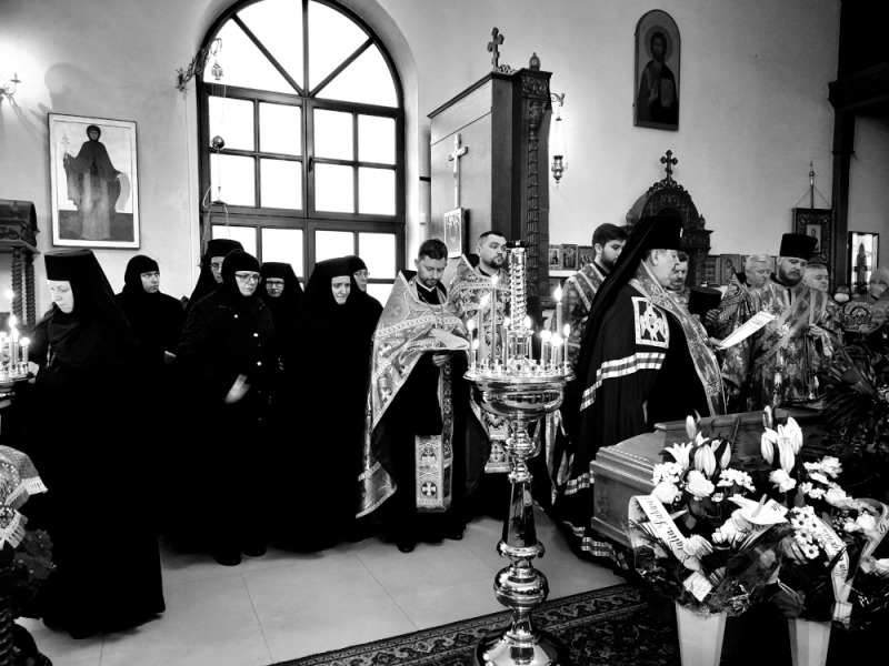 Uroczystości pogrzebowe mniszki Paraskiewy