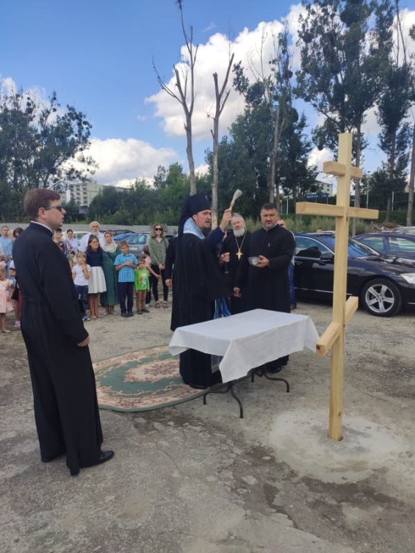 Uroczystości oświęcenia krzyża i placu pod budowę Cerkwi w Opolu