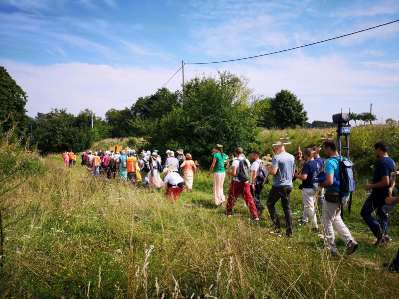 Pielgrzymi w drodze na świętą Górę Grabarkę