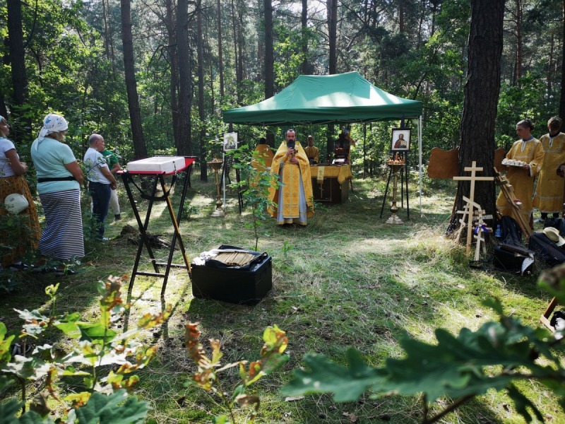 Pielgrzymi w drodze na świętą Górę Grabarkę