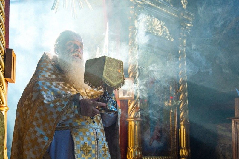 Dlaczego nazywamy księdza ojcem?