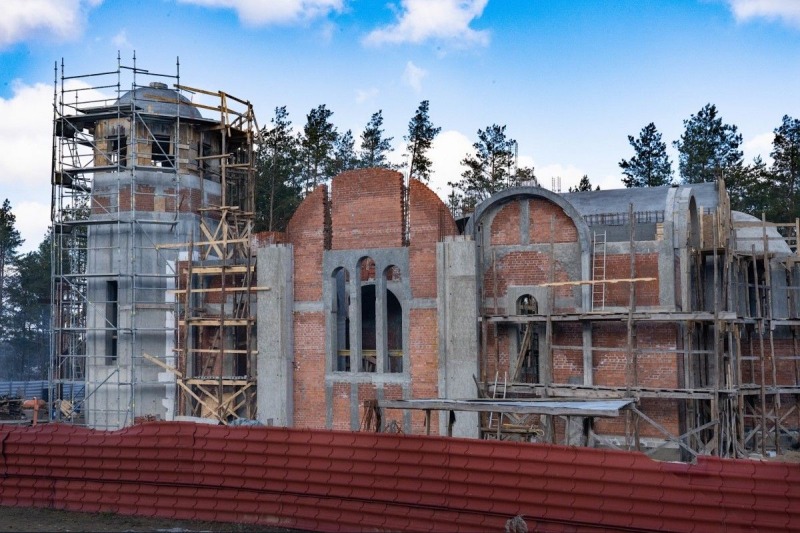Z postępu prac nad budową cerkwi w Karakulach
