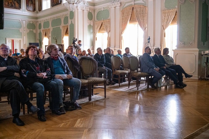 O odkryciu ikonostasu w nowoberezowskiej cerkwi