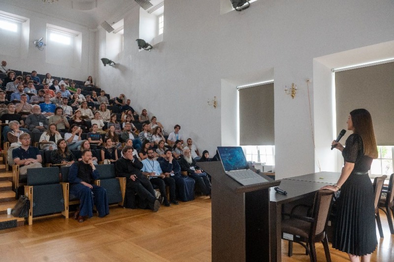 Prawosławna młodzież na spotkaniu w Supraślu
