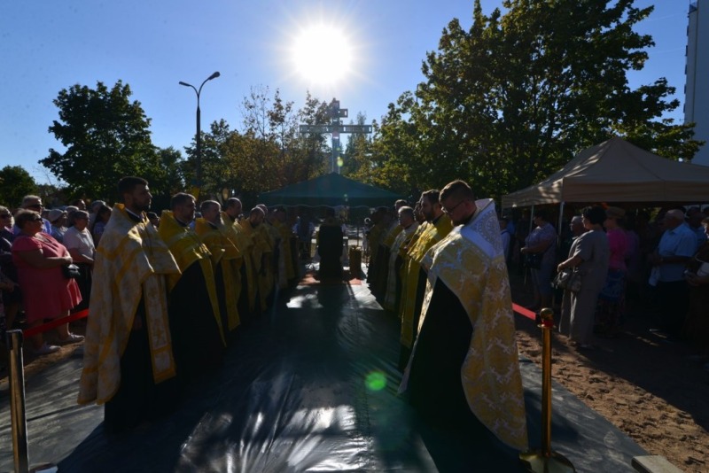 Poświęcenie krzyża na miejscu budowy nowej cerkwi w Białymstoku