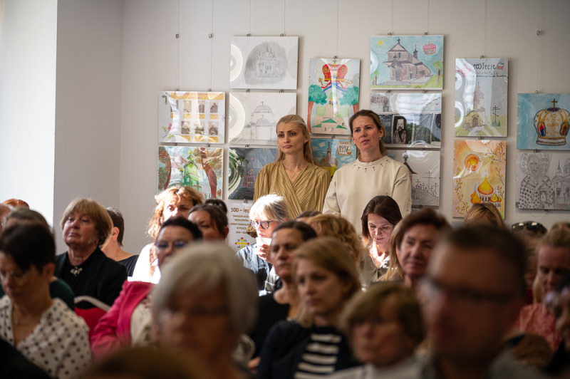 Konferencja o kobiecie w historii 100-lecia autokefalii