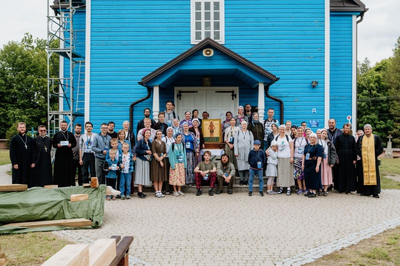 Piesza pielgrzymka do monasteru w Jabłecznej