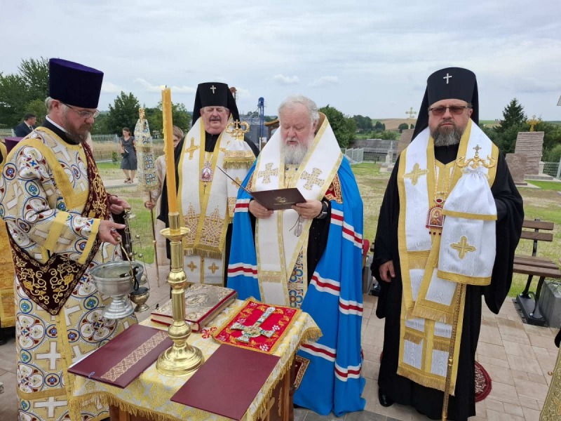 Panichida na cmentarzu w Typinie k. Tomaszowa Lubelskiego